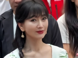 赵雅芝西湖被偶遇，满脸皱纹，瘦得皮包骨，网友：不老女神真老了-阿旺资源分享网