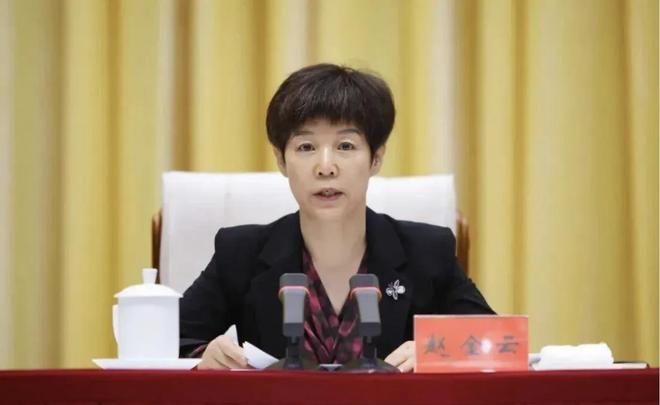 赵金云，人称“女老虎”，因涉嫌与曾任省税务局长的丈夫包东红共同贪污，被正式提起公诉。二人联手贪污的金额巨大。-阿旺资源分享网