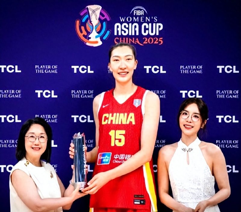 在今日下午的亚洲杯女篮卫冕赛中，中国女篮在深圳迎来了挑战。面对传统对手日本队，比赛的压力显而易见。-阿旺资源分享网
