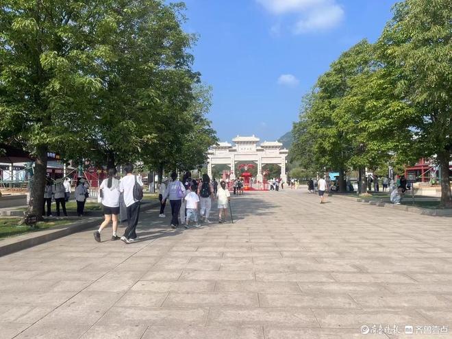 这座见证了无数岁月流转的古老寺院面临重大的舆论考验。-阿旺资源分享网