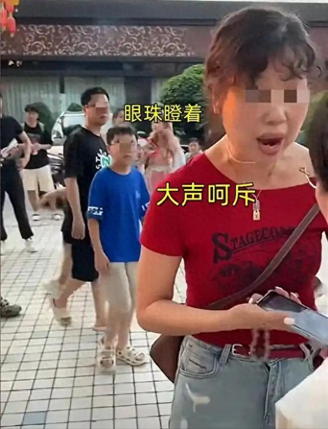洪崖洞拍照乱象执行整顿，走一路问一路，民警现场清理，游客第一-阿旺资源分享网