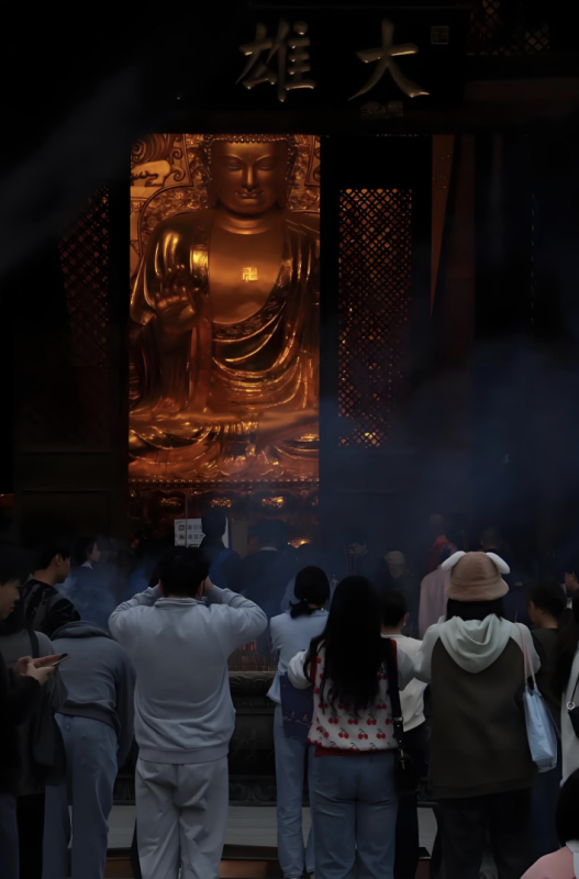 大和尚一旦被查，恐慌如同潮水般瞬间涌来，而最令人意想不到的，竟非他身旁的副手，亦非寺庙中虔诚的僧侣。-阿旺资源分享网