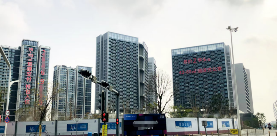 深圳公寓市场再现“疯狂打折”现象，部分租金回报率跃升至超过5年定期存款利率水平，租金价格已从“8字头”降至“4字头”。-阿旺资源分享网