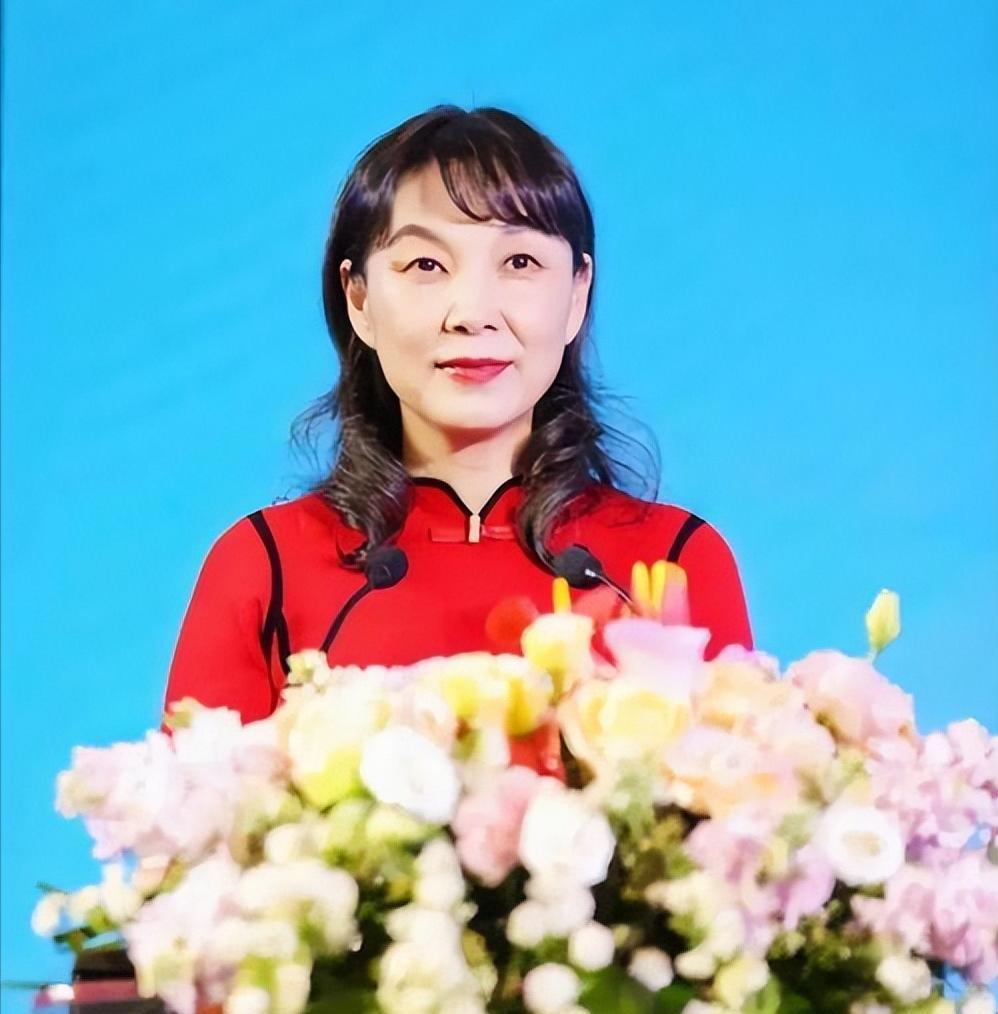 宗庆后前恋情被揭露，神秘情人气质出众，美貌与才华兼备，难怪其私生子敢于争夺150亿遗产-阿旺资源分享网