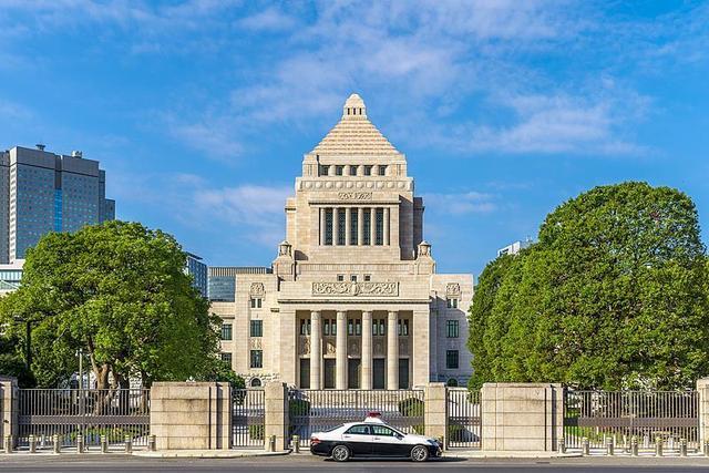 出口民调显示，日本现执政联盟预计在参议院选举中难以保有过半数席位。-阿旺资源分享网