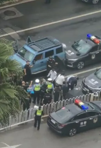 昆明发布金碧路交通事故报告：事故导致2人遇难，9人受伤，调查结果显示为肇事者逃逸。-阿旺资源分享网