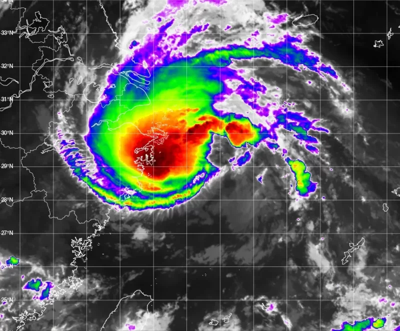 根据最新气象预报，我国未来一段时间内将形成三个主要的暴雨中心。-阿旺资源分享网