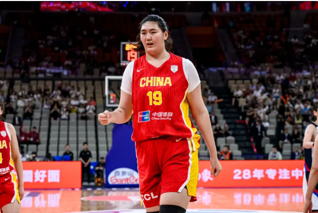 在亚洲杯女子篮球比赛中，中国女篮以35分的巨大优势击败韩国队，成功夺得季军-阿旺资源分享网