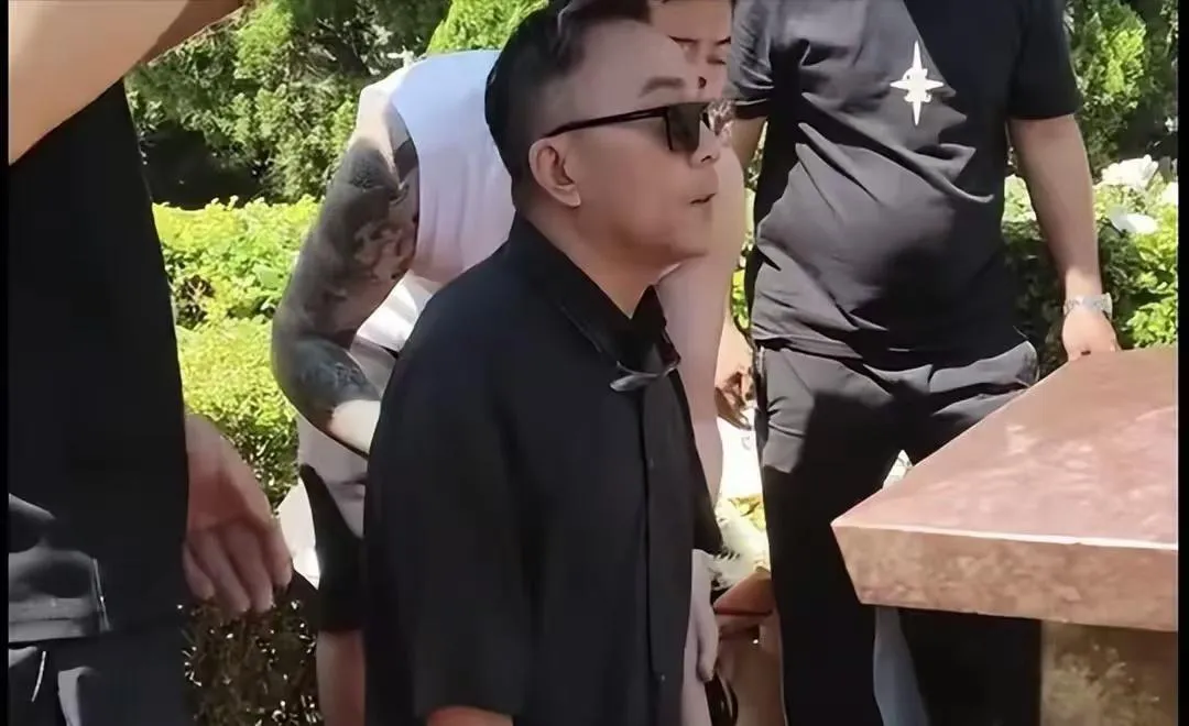 杨少华的圆坟仪式，宛如一面真实的“照妖镜”！-阿旺资源分享网