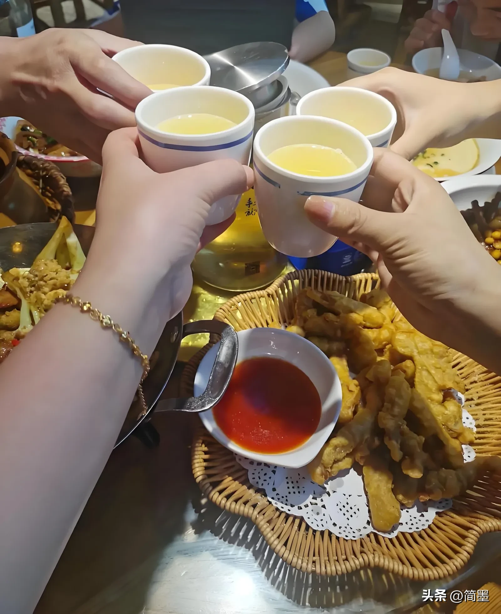 今日闲暇时光，与友人小聚。席间，一位友人风趣地谈论起人生，-阿旺资源分享网