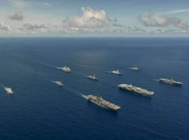 在我国周边海域，目前有四艘航母组成的编队正向国境线方向驶近。与此同时，解放军的电子侦察舰已成功出海并完成了部署任务。-阿旺资源分享网
