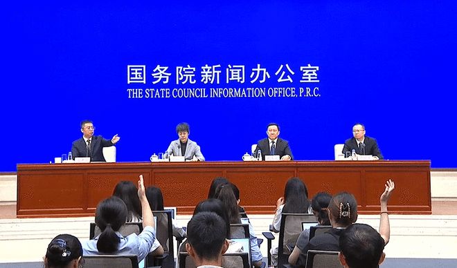 所有就读于幼儿园大班的儿童均有资格获得免除保育教育费用的待遇。-阿旺资源分享网