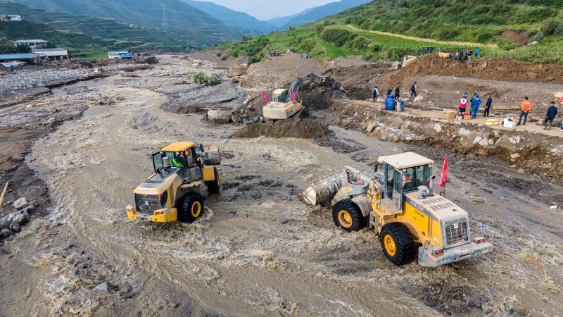 榆中县所有遭受灾害的村庄都已确保了道路畅通，通过遇水即搭建桥梁、遇石则开凿道路的方式，成功为这些村庄恢复了“生命线”。-阿旺资源分享网