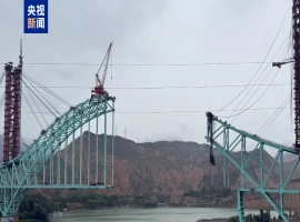 川青铁路尖扎黄河特大桥建设过程中发生绳索断裂事故，导致12人遇难，另有4人失踪。-阿旺资源分享网