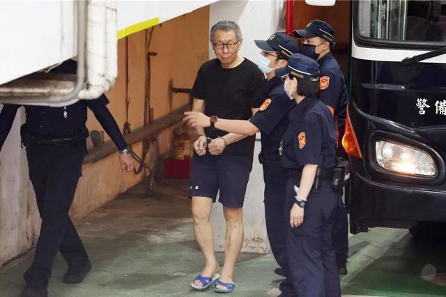 柯文哲事件迫使蓝白阵营组建“复仇者联盟”，侯汉廷预测：赖清德2028年败选的序幕已拉开。-阿旺资源分享网