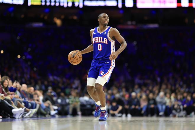 以下是现役NBA球员中签下价值超过2亿美元的合同列表：塔图姆的合同金额达到3.13亿美元。同时，NBA球员的平均年薪为7125万美元。-阿旺资源分享网
